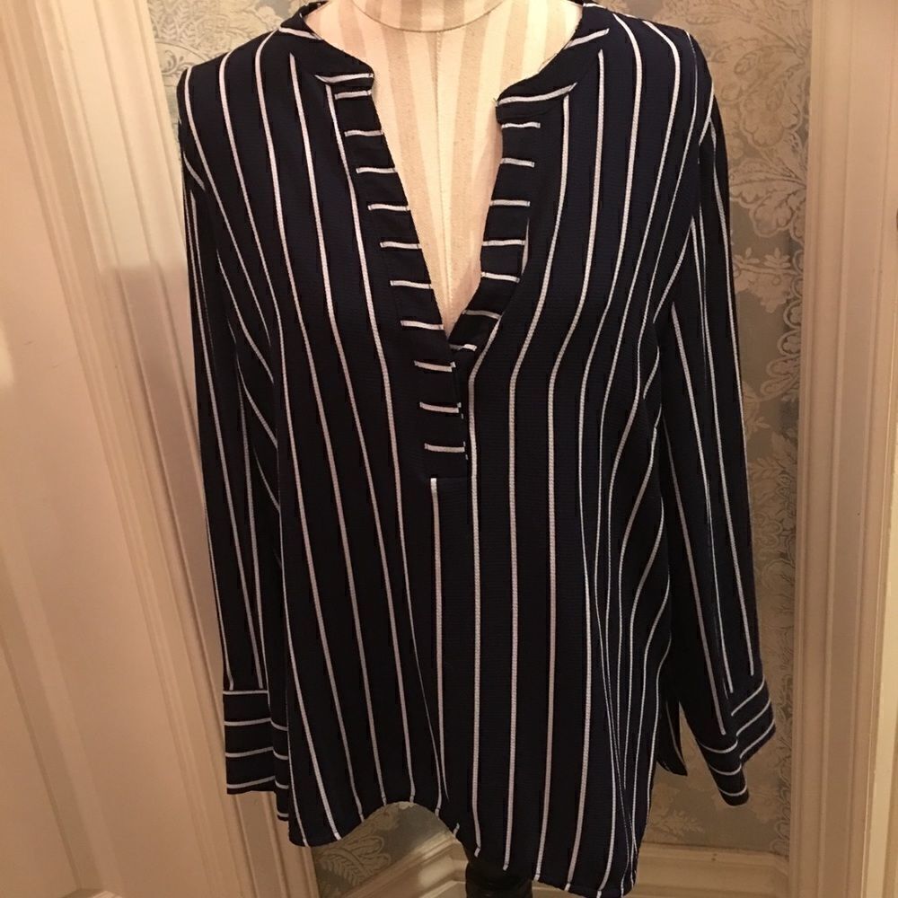 Noir Navy & White Slimming Vertical Stripe V Neck